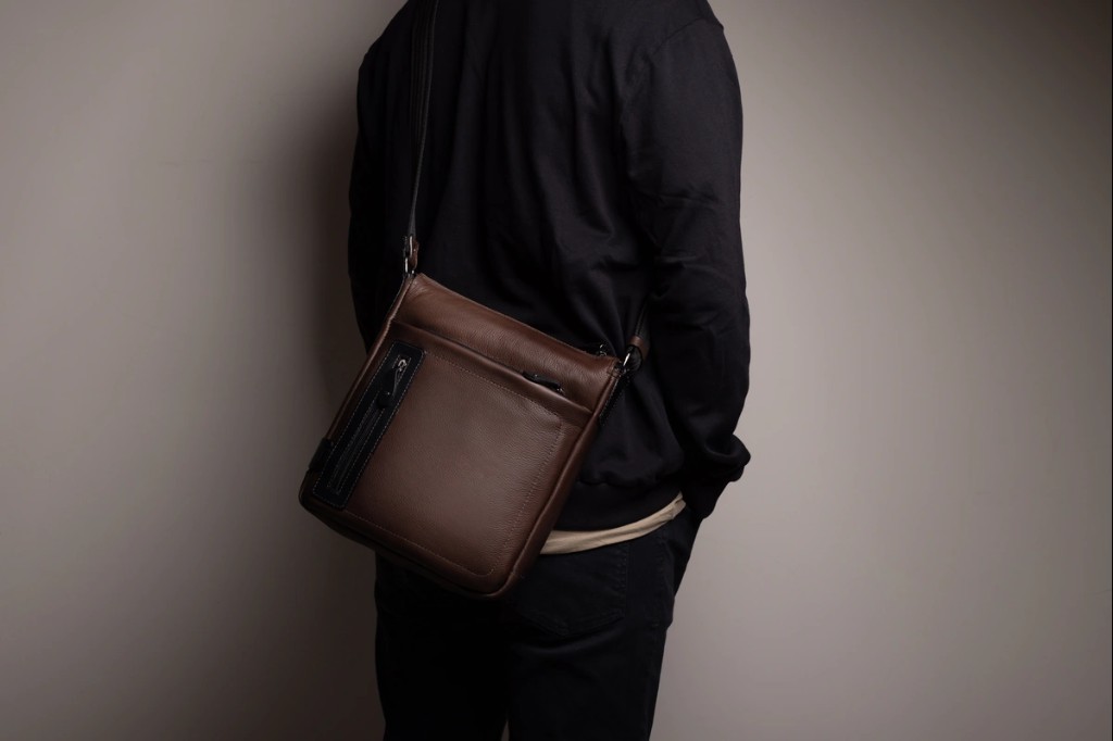 Bolsa tiracolo masculina de couro Pelli Brasil