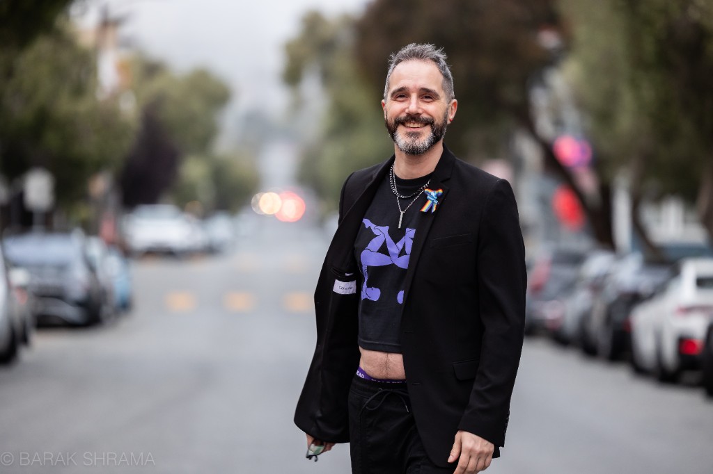 Lucas Santana viste crop top Greco de bBoys