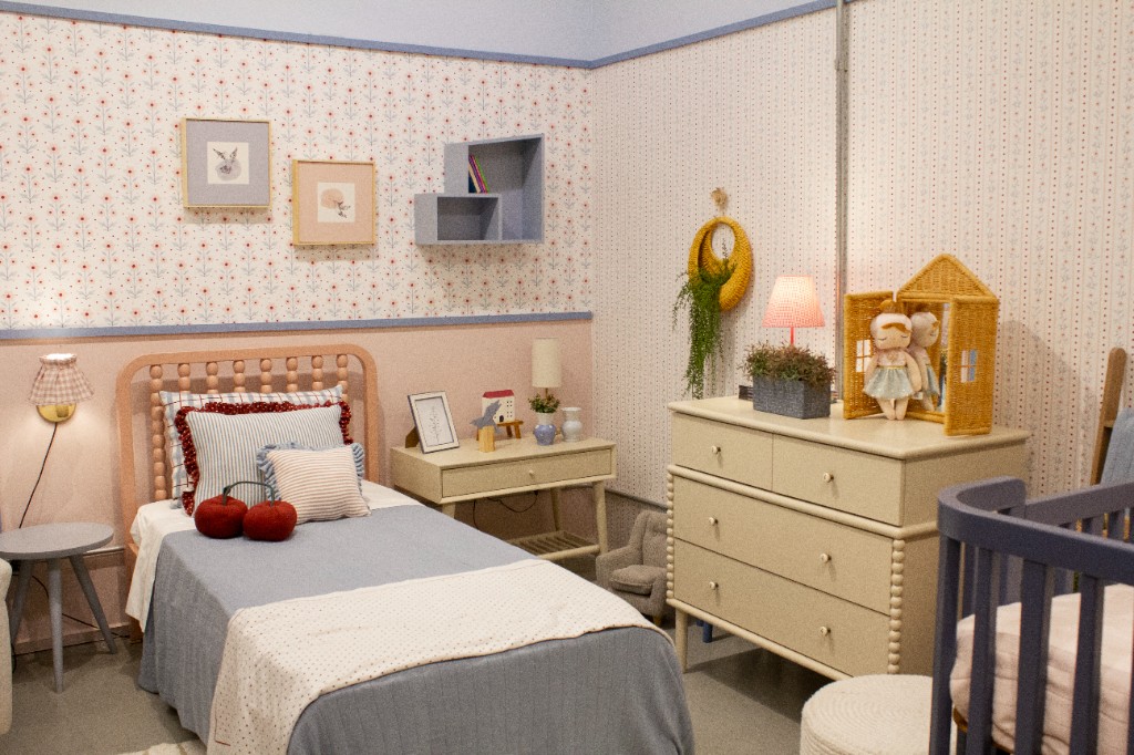 Showroom IN8 em tons de Mocha Mousse e verde