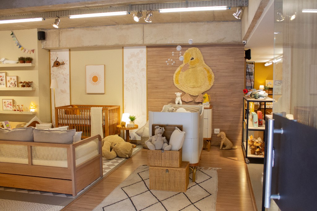 Showroom IN8 Home com ambientes montados de quarto infantil