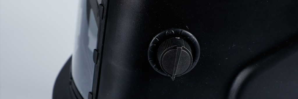 Regulagem externa de tonalidade de uma máscara de solda preta