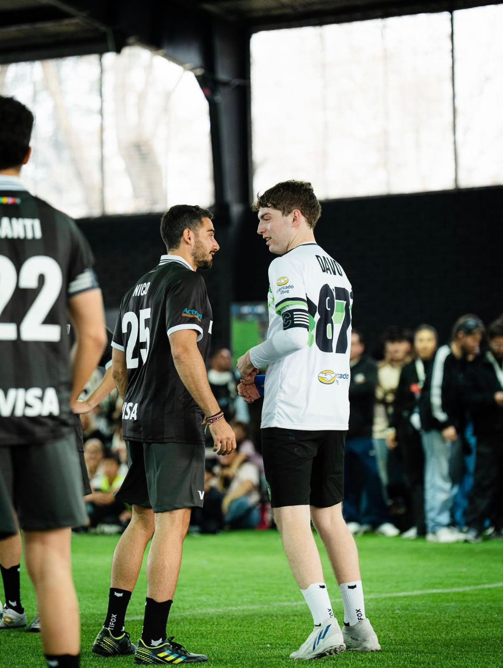 Nico Occhiato y Davo Xeneixe usando medias antideslizantes Tifox