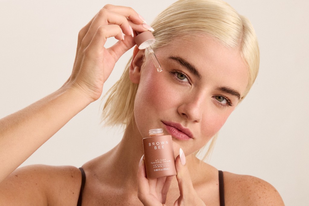 El arte de equilibrar el glow: Cómo combinar activos potentes y autobronceado