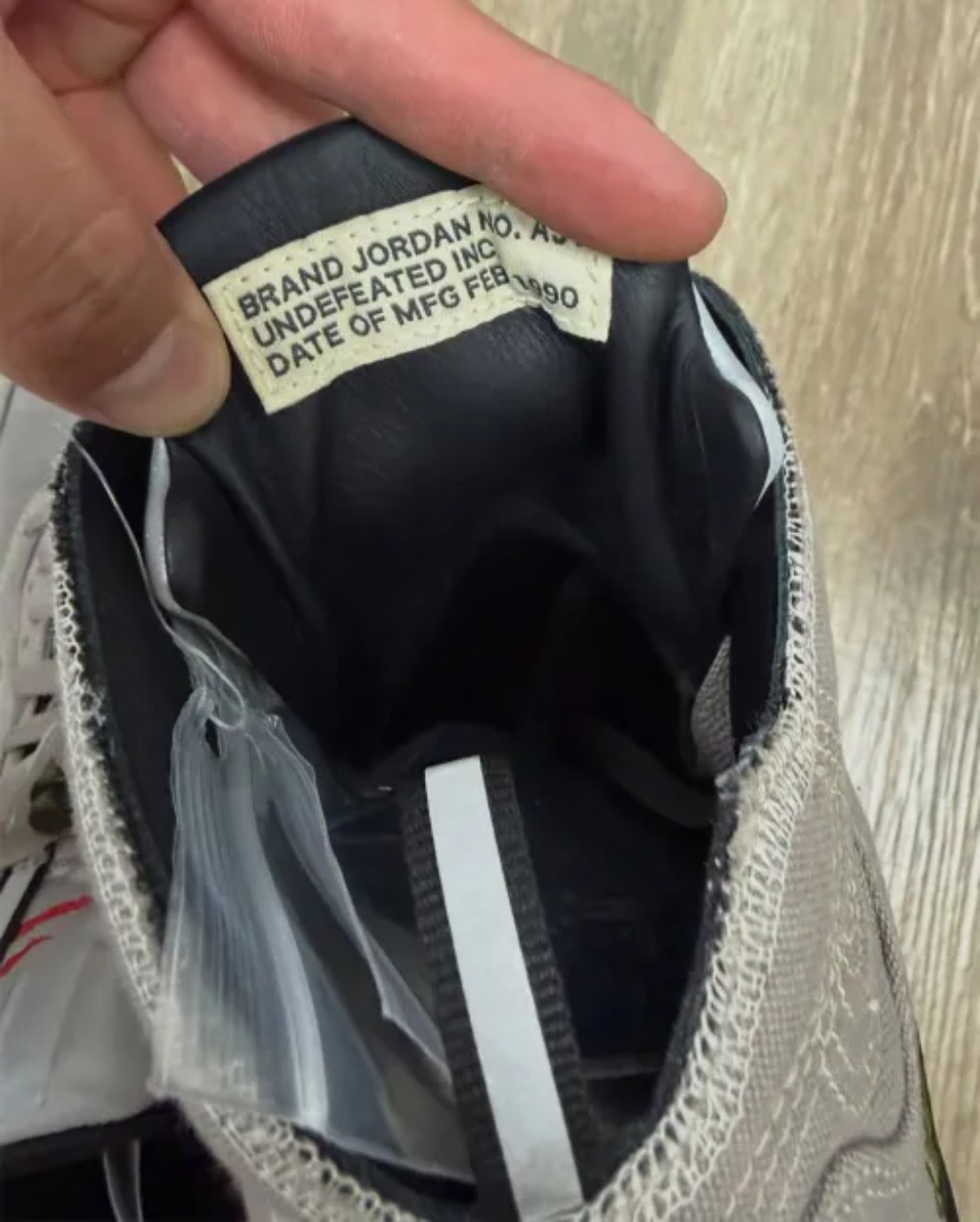 Air-Jordan-5-Undefeated-Yantax