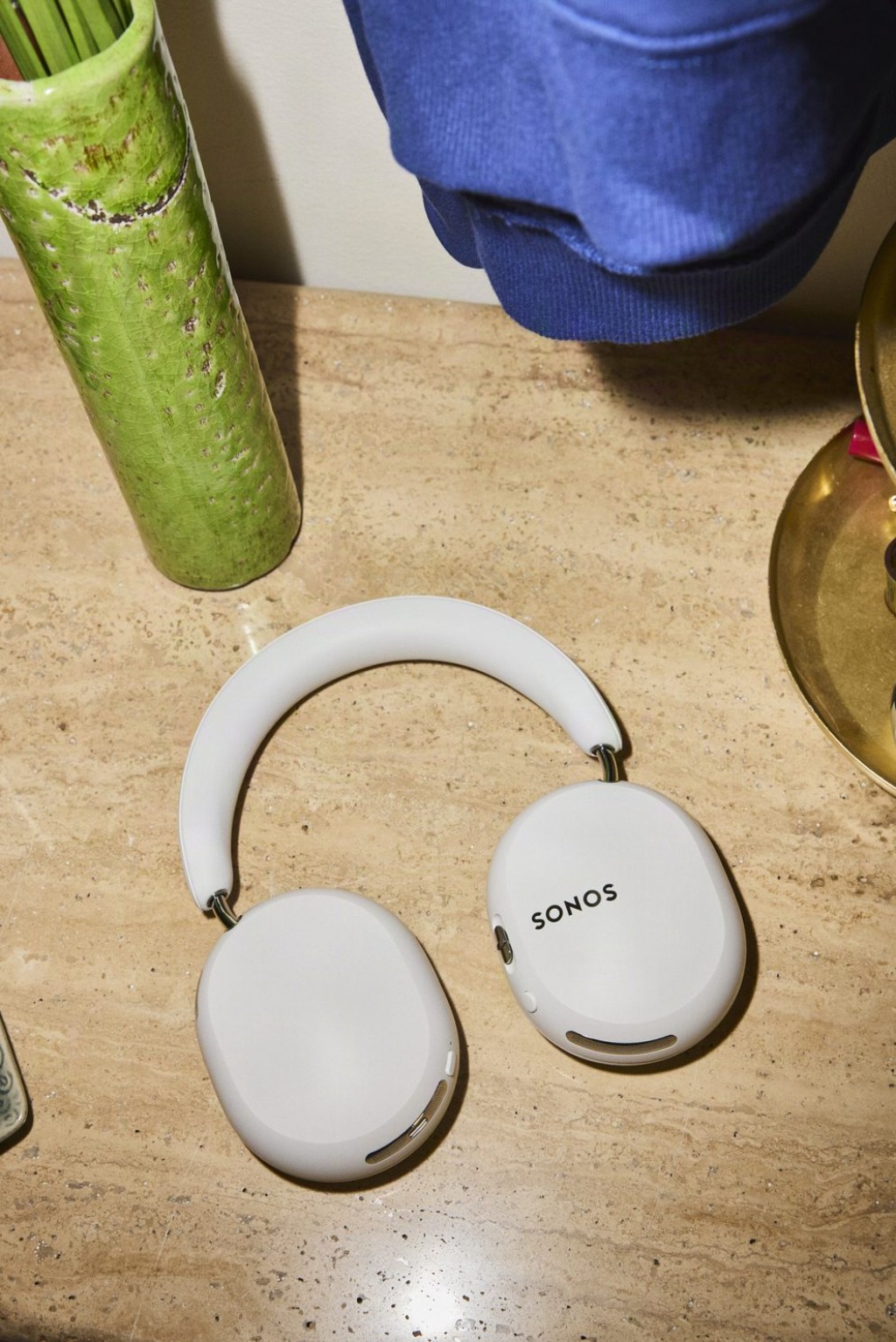 Sonos Ace Ultra - foto de producto en blanco