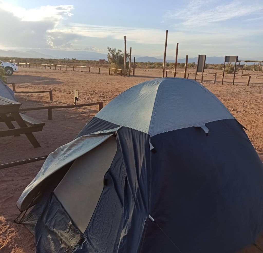 Experiencia de acampar y armar la carpa en Talampaya