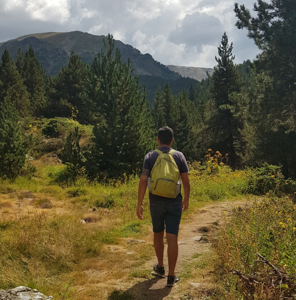 andorra haciendo trekking