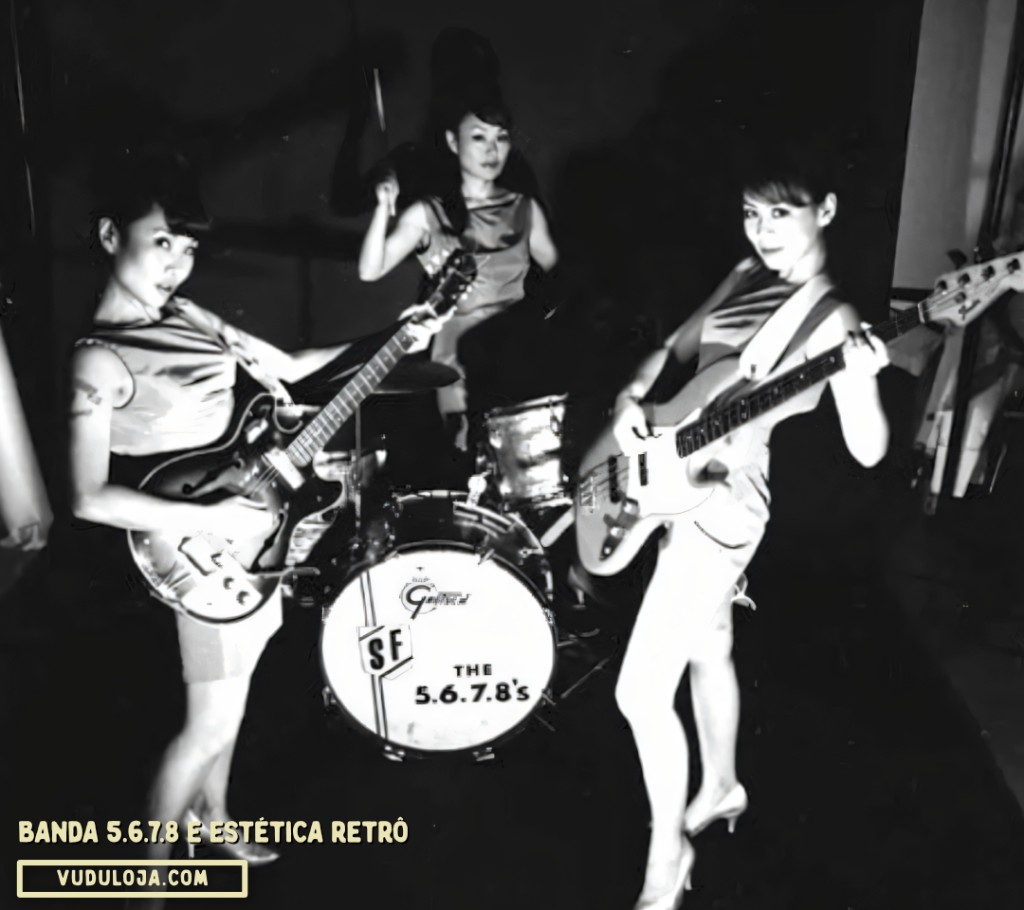 banda de rock com mulheres orientais vestindo roupas de estetica retro, estilo anos 60