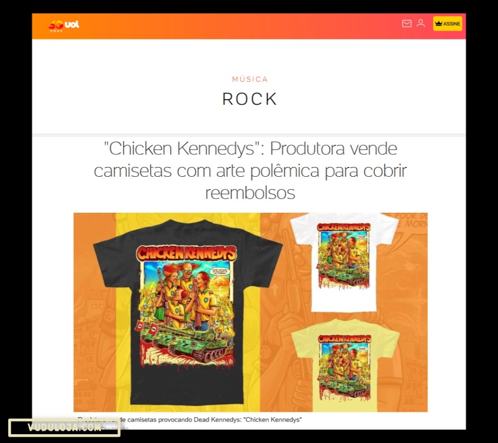 Captura de tela de uma mat&eacute;ria jornal&iacute;stica do portal UOL com a manchete sobre a venda de uma camiseta de banda com arte pol&ecirc;mica apelidada de "Chicken Kennedys", exibindo tr&ecirc;s vers&otilde;es do produto nas cores preta, branca e amarela com uma ilustra&ccedil;&atilde;o sat&iacute;rica de teor pol&iacute;tico.