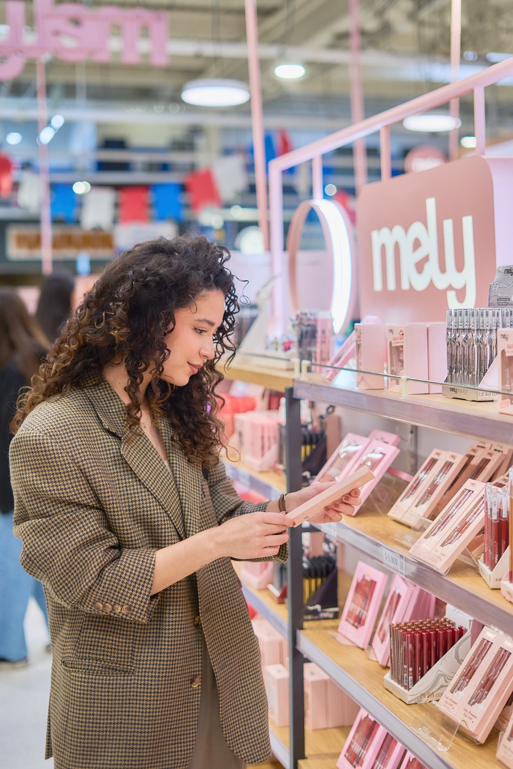Descubriendo maquillaje entre las g&oacute;ndolas de MELY.