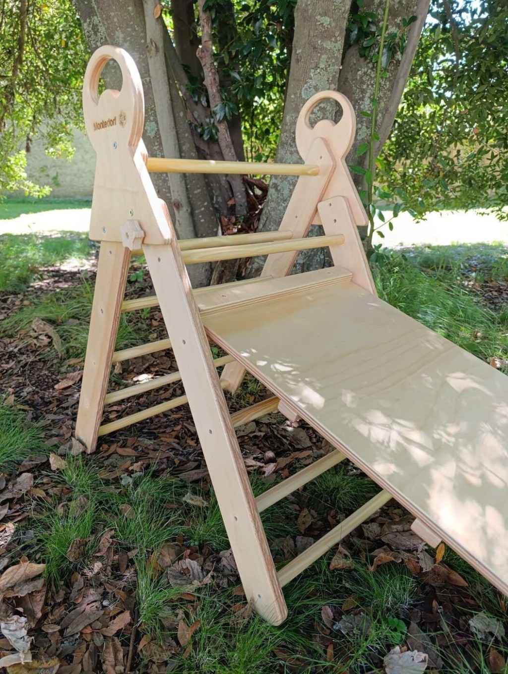 Tri&aacute;ngulo Pikler con rampa reversible de Montedorf, al aire libre, sin ni&ntilde;os