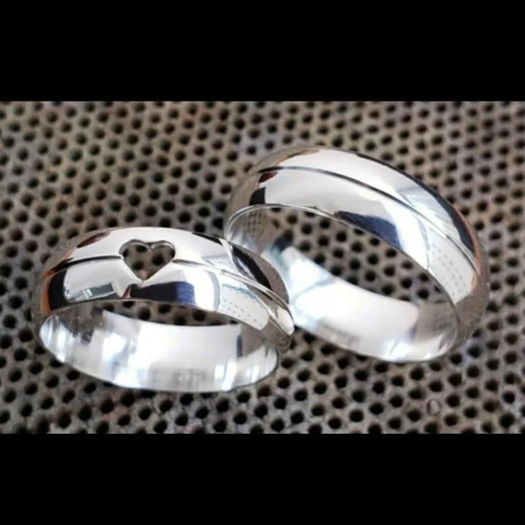 Alian&ccedil;a de namoro grossa com cora&ccedil;&atilde;o vazado polida 6mm em prata 950