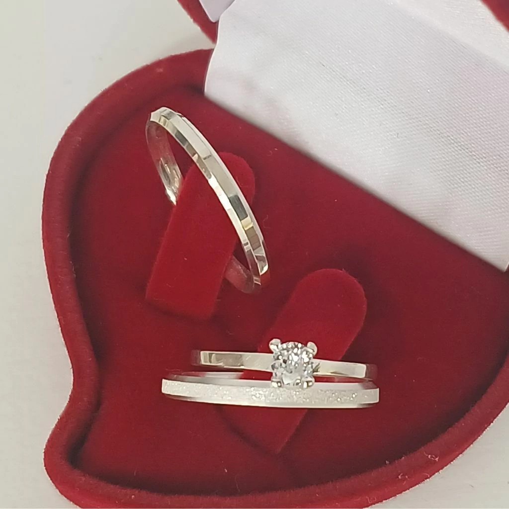 Anel solit&aacute;rio com par de alian&ccedil;as de namoro prata 925 modelo sintra