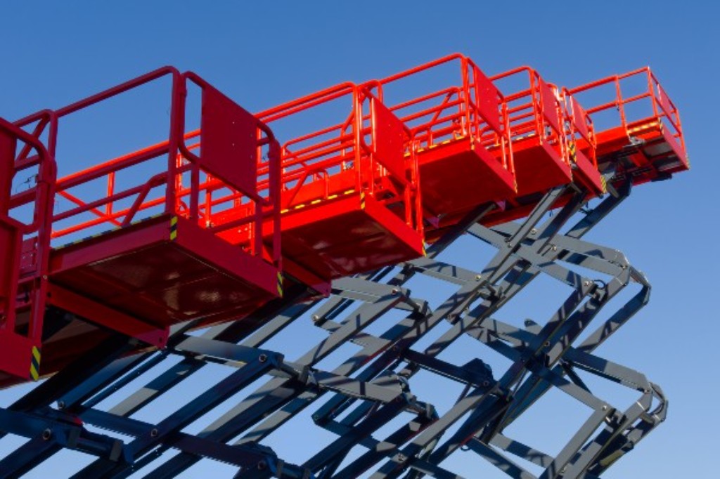 partes de una plataforma elevadora de tijera