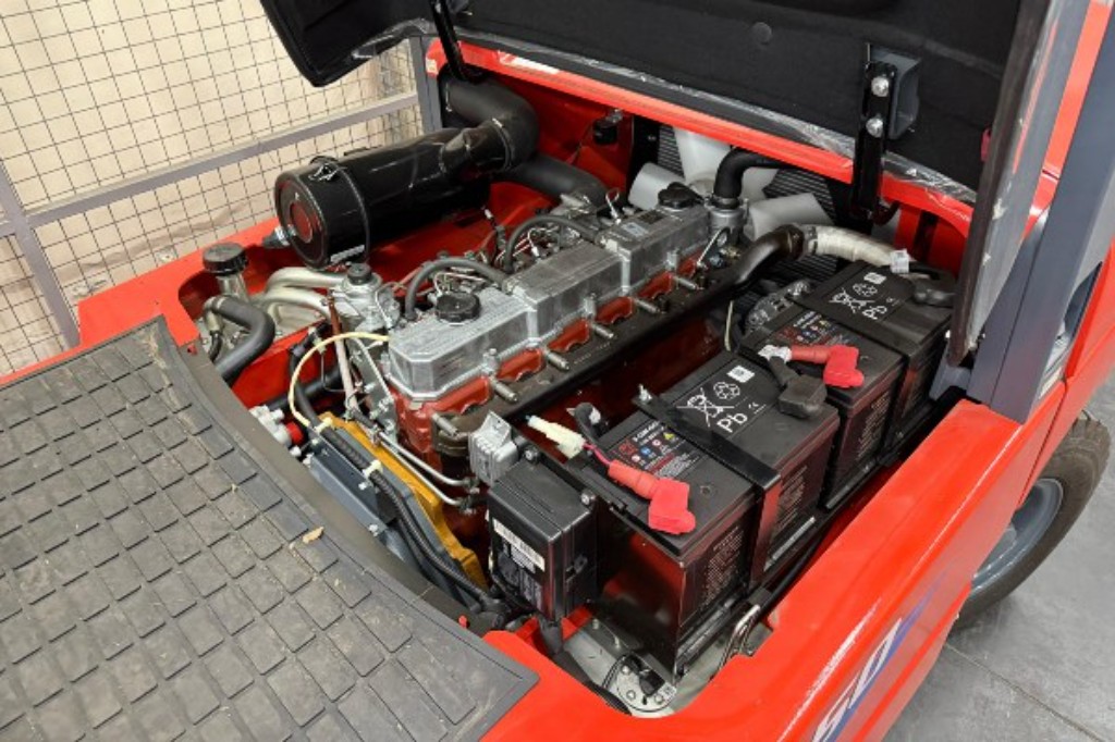 autoelevador calienta