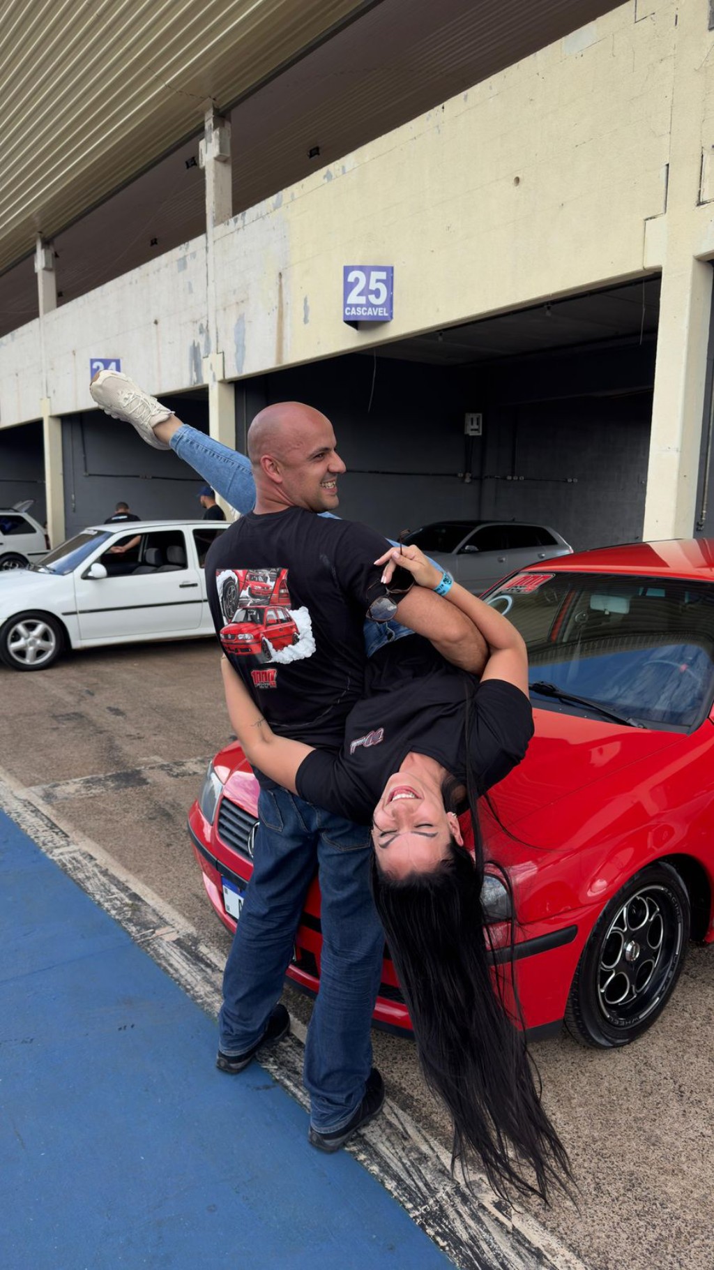Emerson Donadel e irm&atilde; divers&atilde;o no box