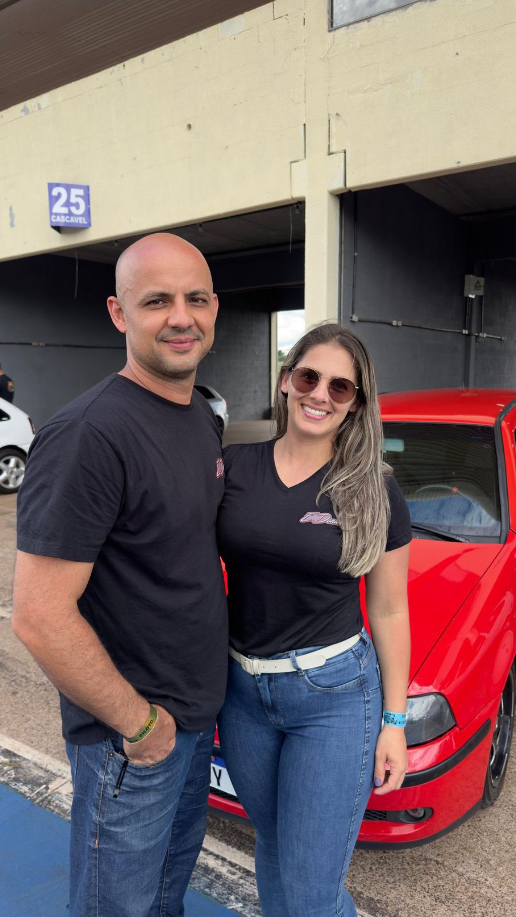 Emerson Donadel e esposa casal racing