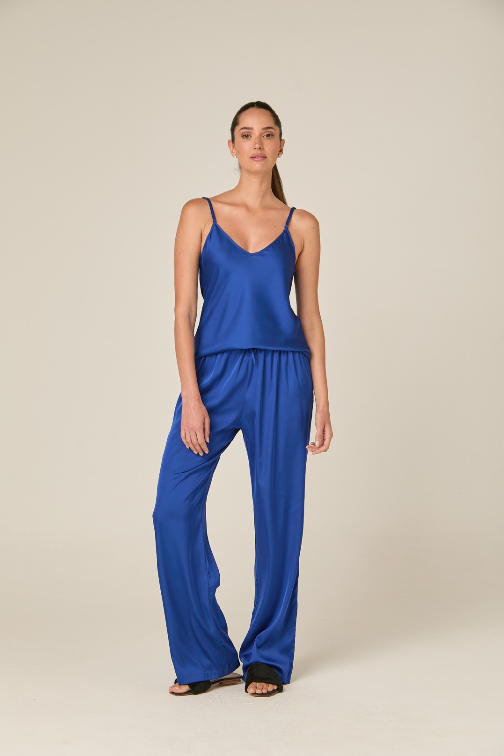 Pijama longo al&ccedil;a cetim Essence &ndash; Mist Intimates