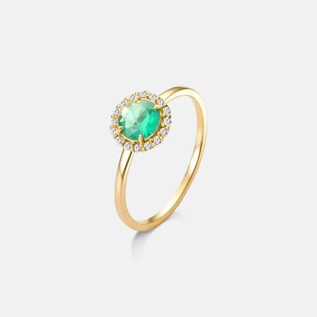 Modelo de anel de noivado halo sunflower esmeralda 45 pontos e diamantes ao redor