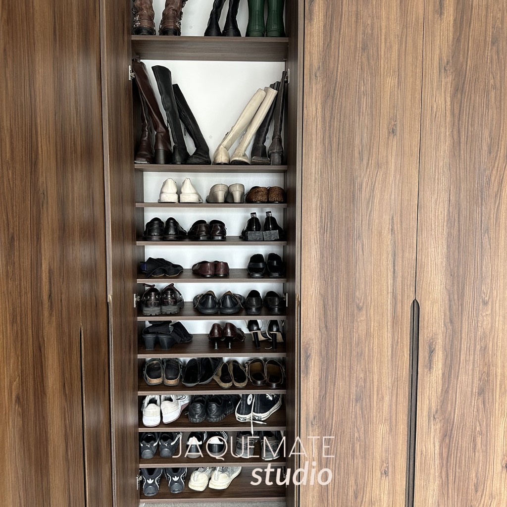 Interior de Placard Zapatero Vestidor Casa Iara Jaquemate Studio