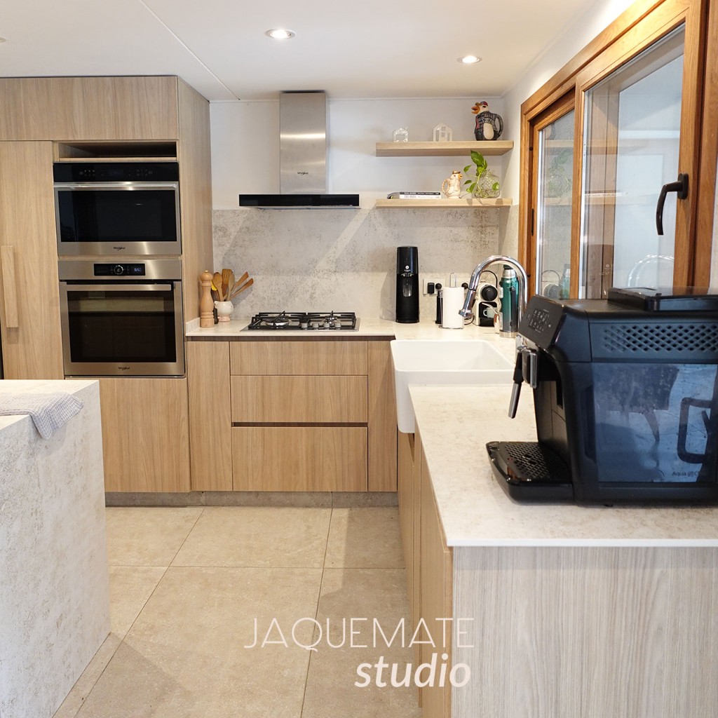 Cocina moderna con isla para salva cocina