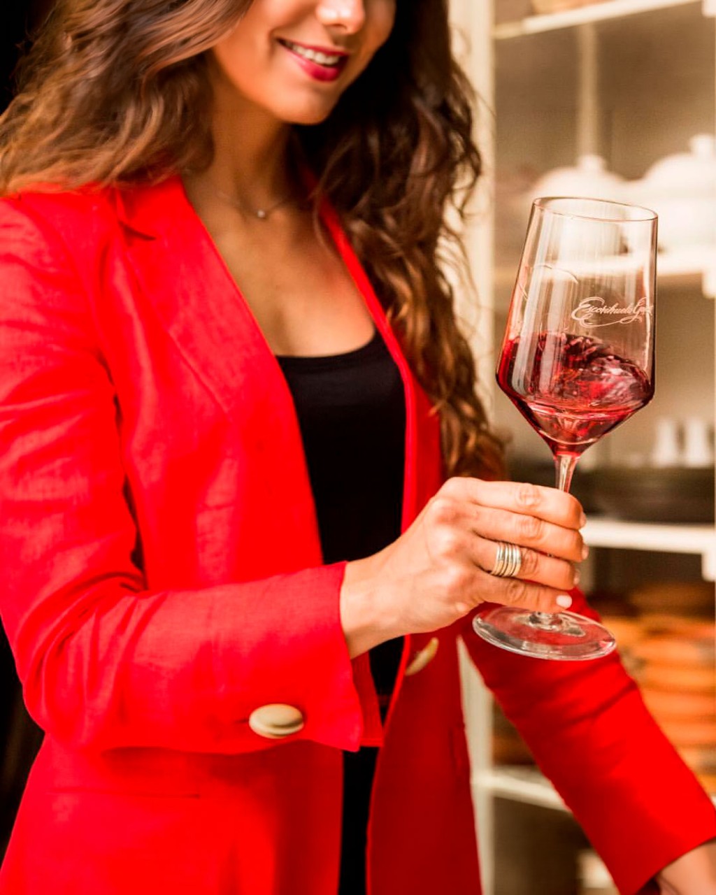 Pequenas Producciones Cabernet Sauvignon da Escorihuela Gascón em cena elegante para review do vinho
