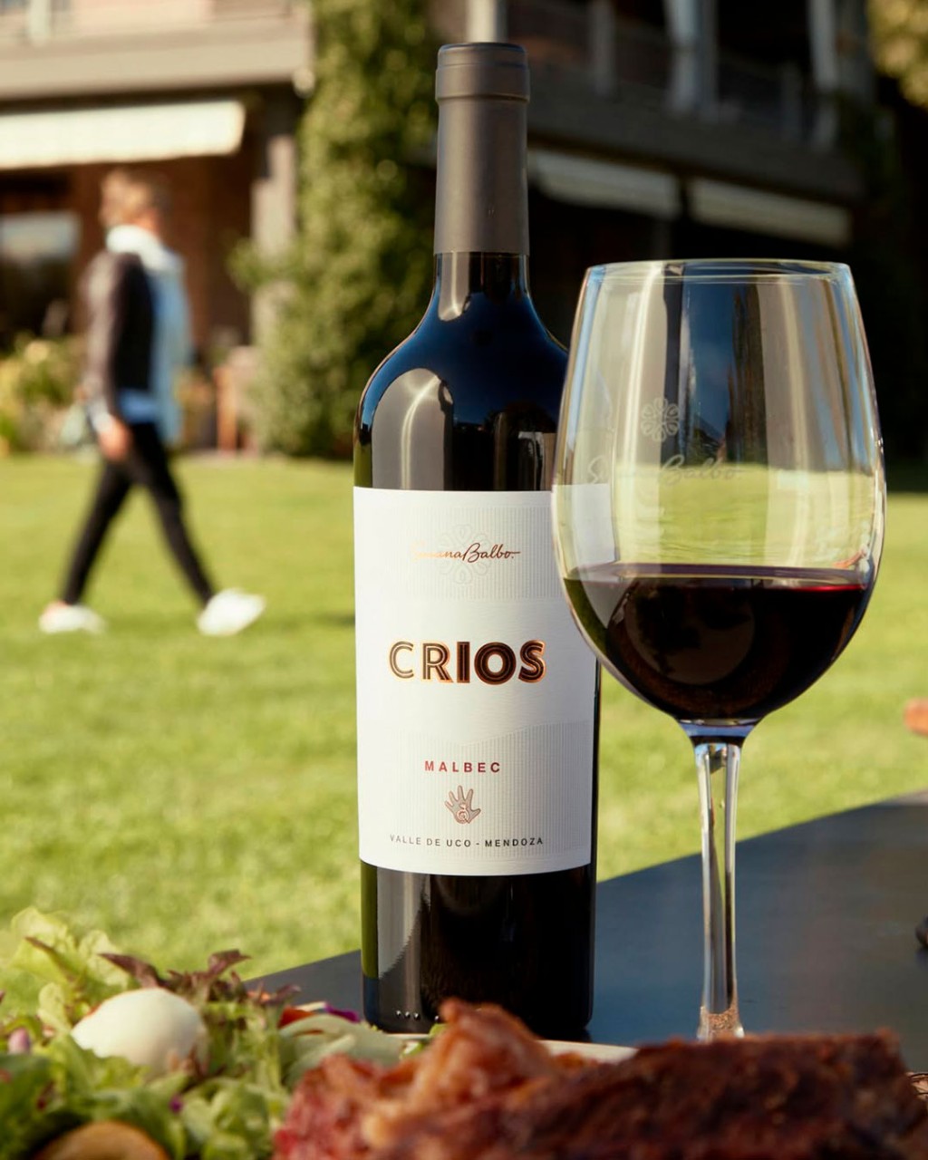 Crios Malbec Susana Balbo em cena elegante para review do vinho argentino
