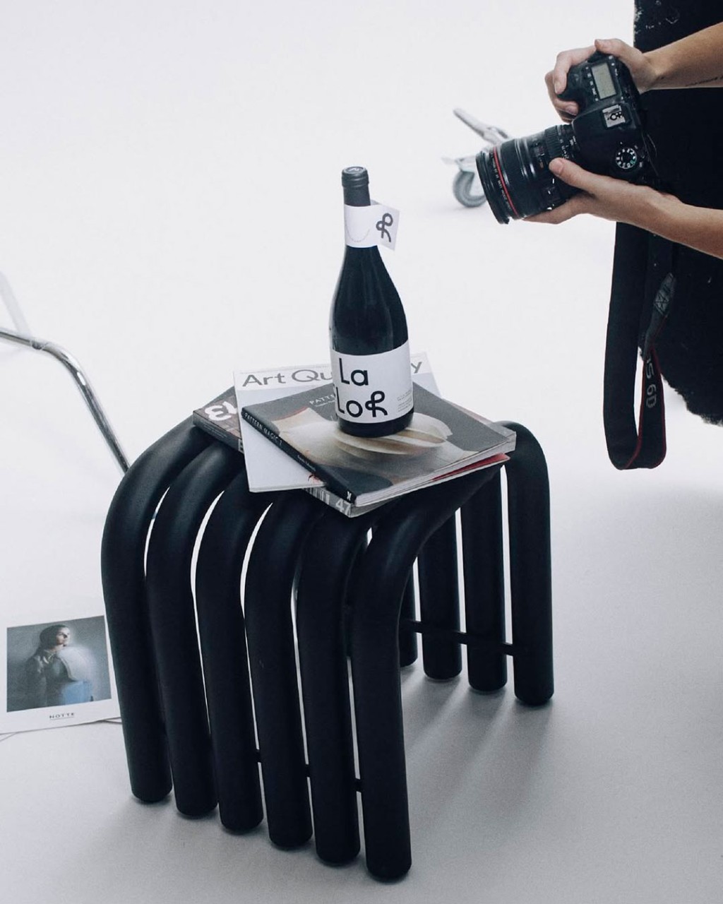 La Flor Malbec da Pulenta Estate em cena elegante para review do vinho argentino