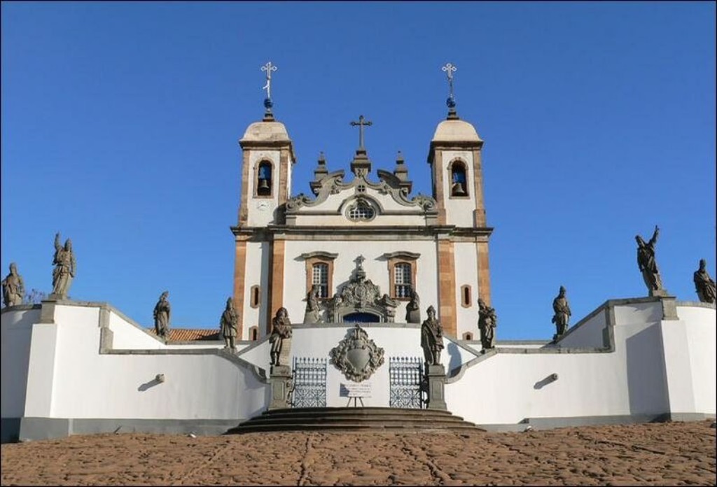 Vista do Santu&aacute;rio do Bom Jesus de Matosinhos, importante conjunto do barroco brasileiro, famoso pelas esculturas dos Doze Profetas criadas por Ant&ocirc;nio Francisco Lisboa no s&eacute;culo XVIII.