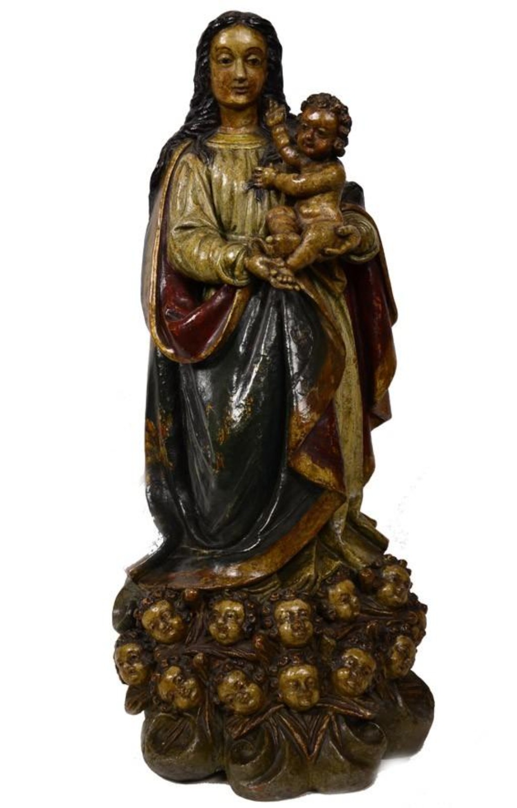 Nossa Senhora com o Menino Jesus, escultura de car&aacute;ter devocional pertencente ao acervo do Museu de Arte Sacra, datada do s&eacute;culo XVIII. A obra representa a tradicional iconografia da Virgem Maria segurando o Menino Jesus e destaca a riqueza da imagin&aacute;ria sacra brasileira, com detalhes cuidadosamente trabalhados e acabamento policromado. A pe&ccedil;a &eacute; um importante testemunho da produ&ccedil;&atilde;o art&iacute;stica e da religiosidade que marcaram o per&iacute;odo colonial brasileiro.