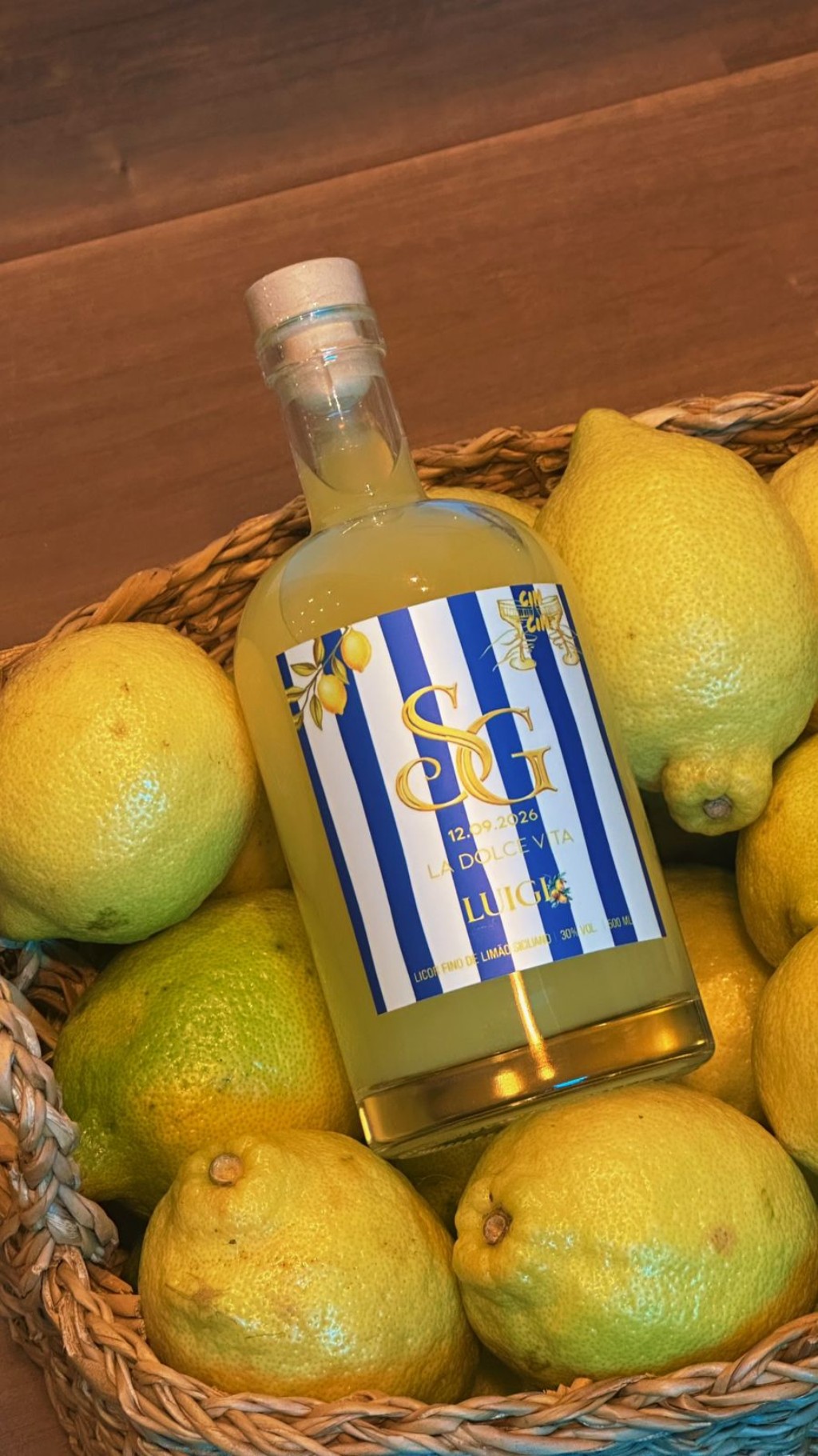 Luigi Limoncello personalizado com iniciais SG e data do casamento - La Dolce Vita