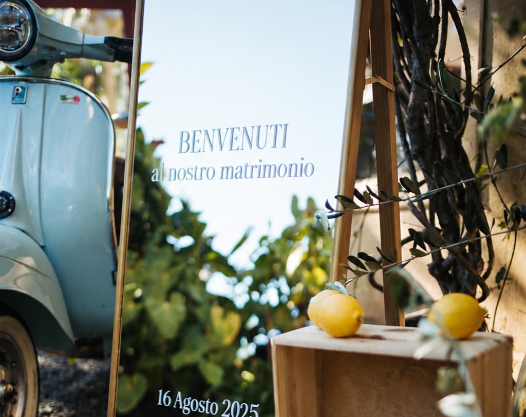 Boas-vindas com decora&ccedil;&atilde;o italiana e Vespa em casamento