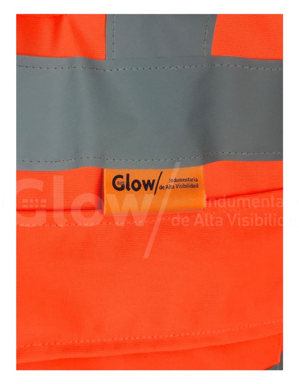Chaleco reflectivo marca Glow modelo Lux Pro color naranja - zoom de la etiqueta con logo
