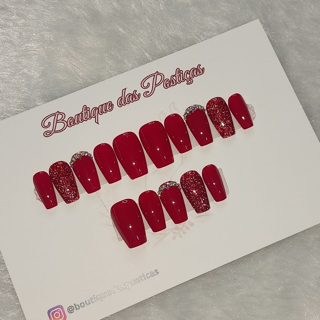 unhas posticas decoradas vermelhas com brilho