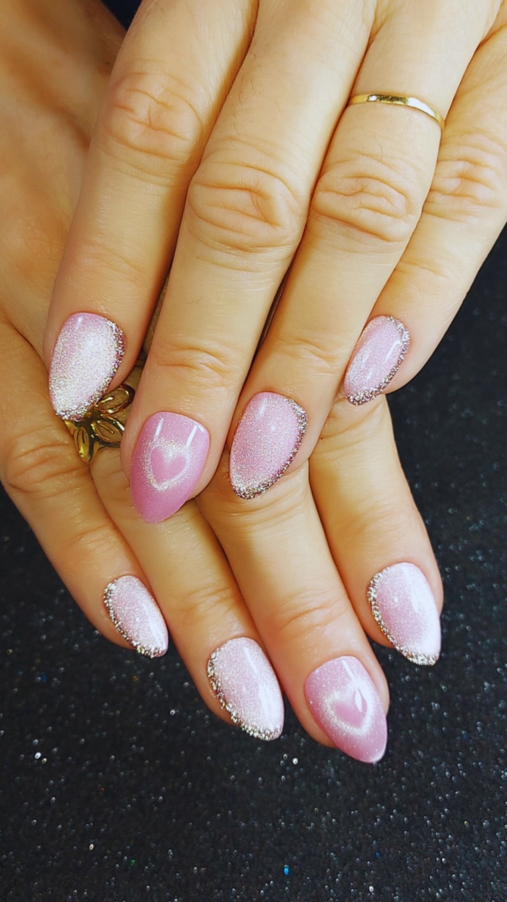 unhas posticas decoradas esmalte magnetico rosa