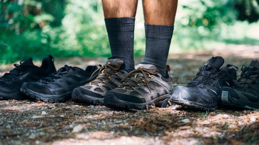 Qu&eacute; elegir: botas de monta&ntilde;a o zapatillas de trekking? &ndash; M+ store