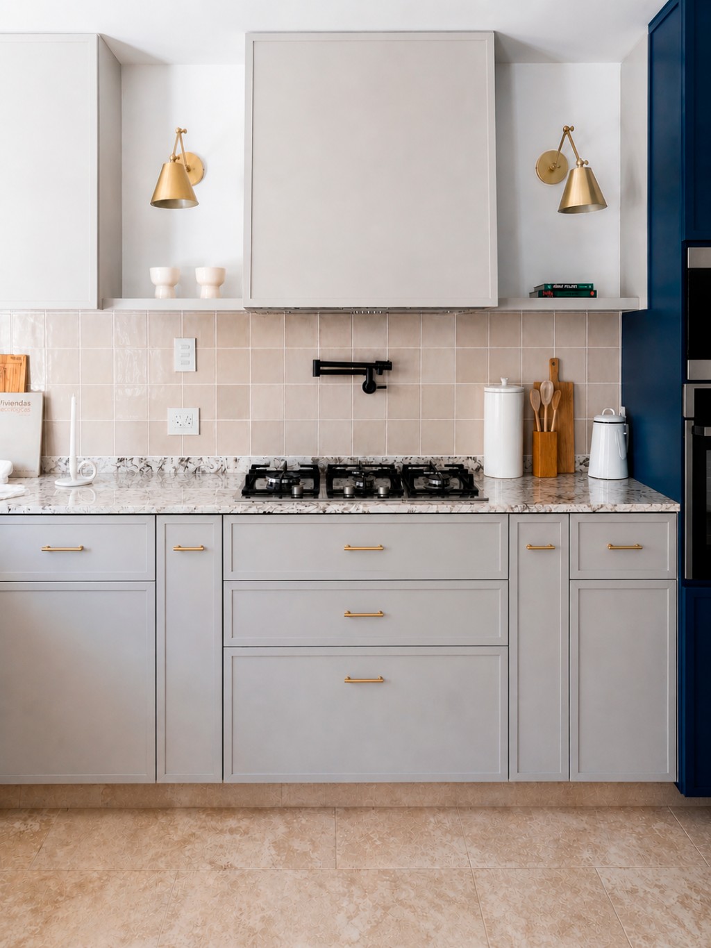 iluminacion de cocina con apliques de pared