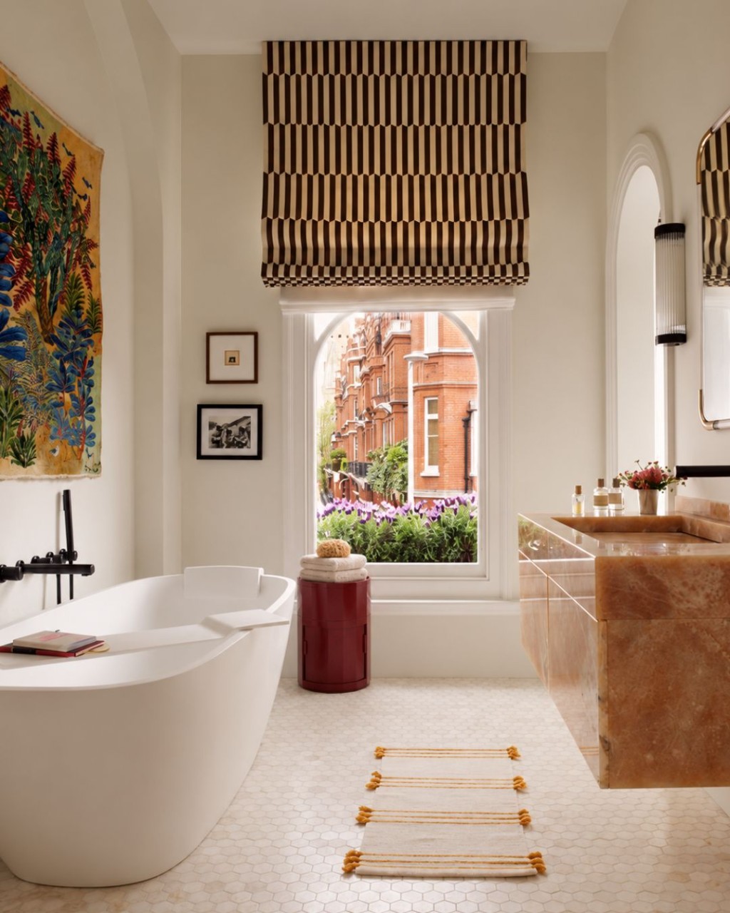 Mesa bordo de baño