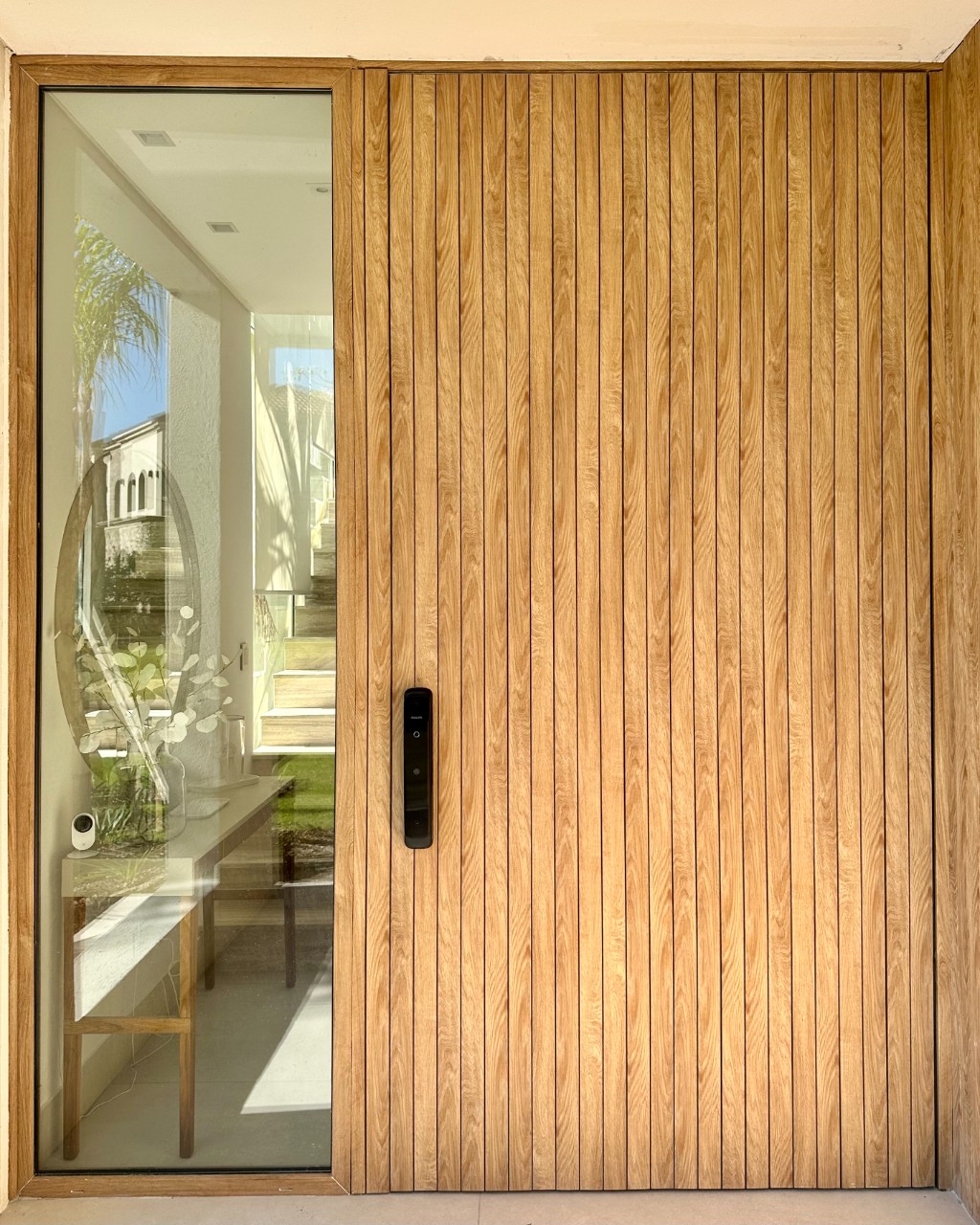 Puerta revestida con Tableado PVC de Comercial FL