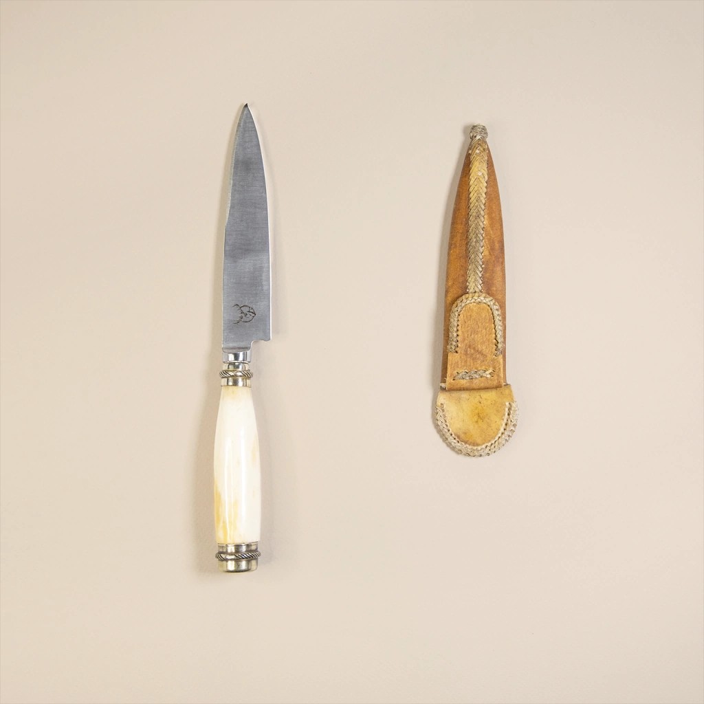 Cuchillo artesanal con mango de hueso