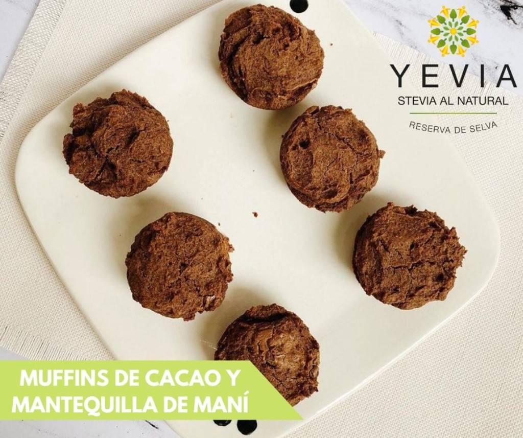Muffins de cacao y mantequilla de man&iacute; con stevia natural YEVIA