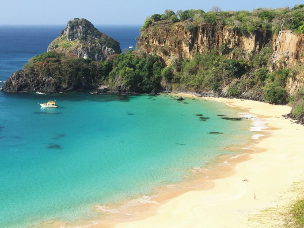 Destino romântico em Fernando de Noronha, Pernambuco, conhecida como Baía do Sancho