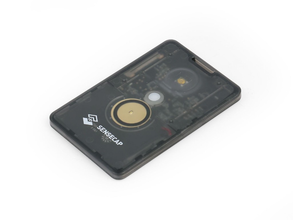 SenseCAP Card Tracker T1000-E
