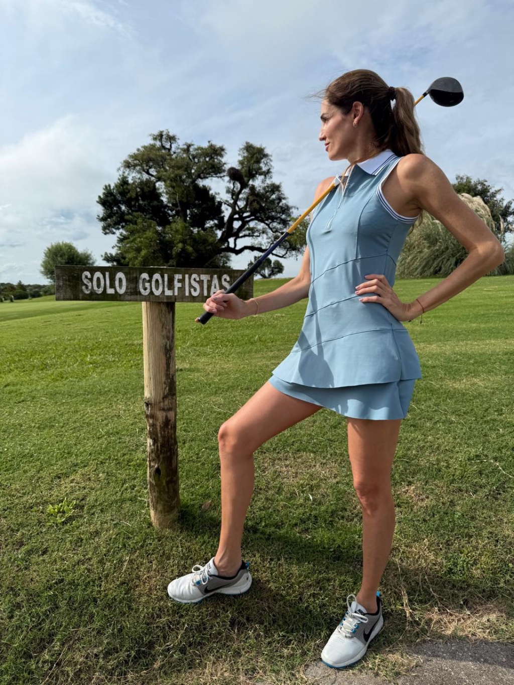 Vestido Sof&iacute;a para golf: libertad de movimiento y frescura al aire libre