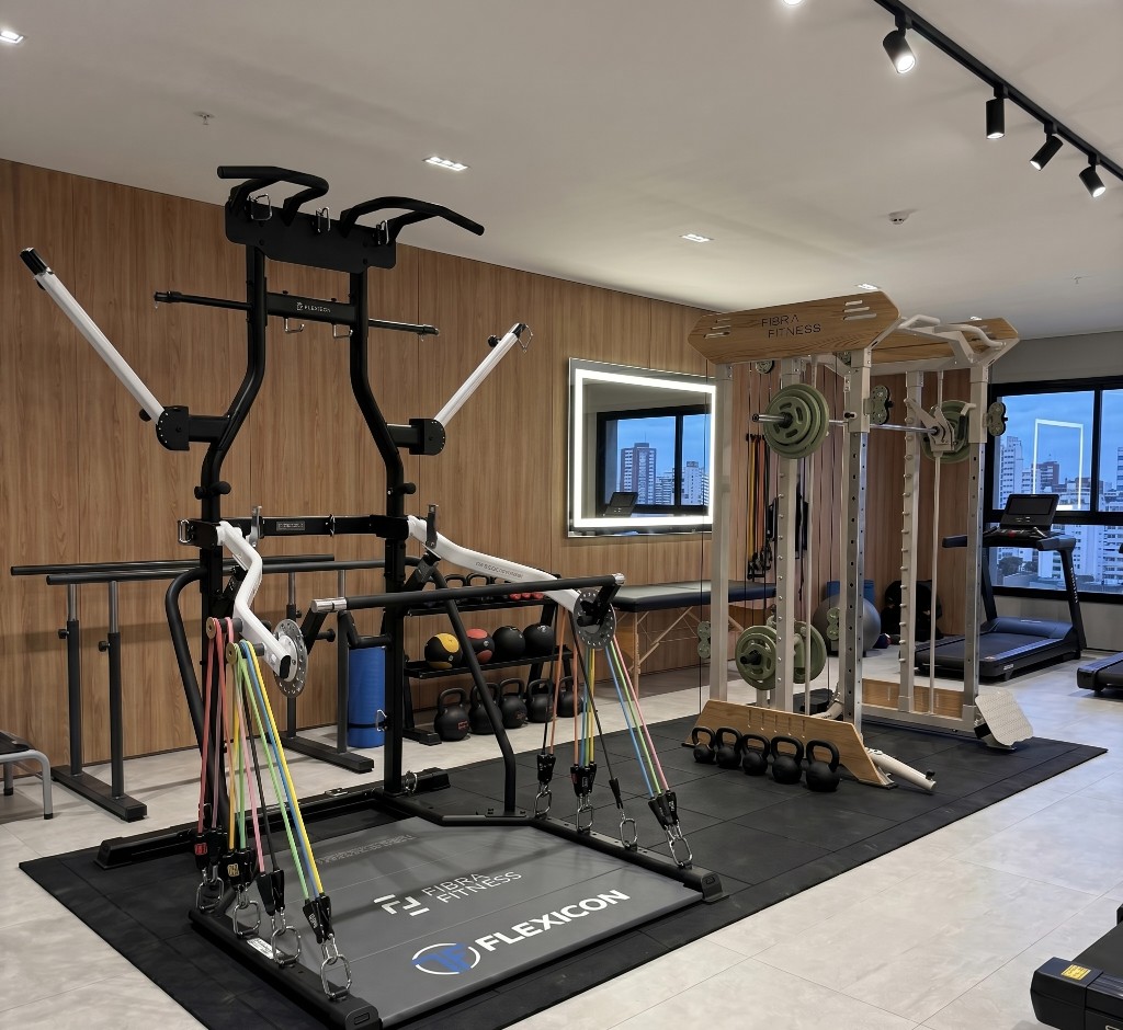 Rack multifunción instalado en gimnasio de edificio en Buenos Aires