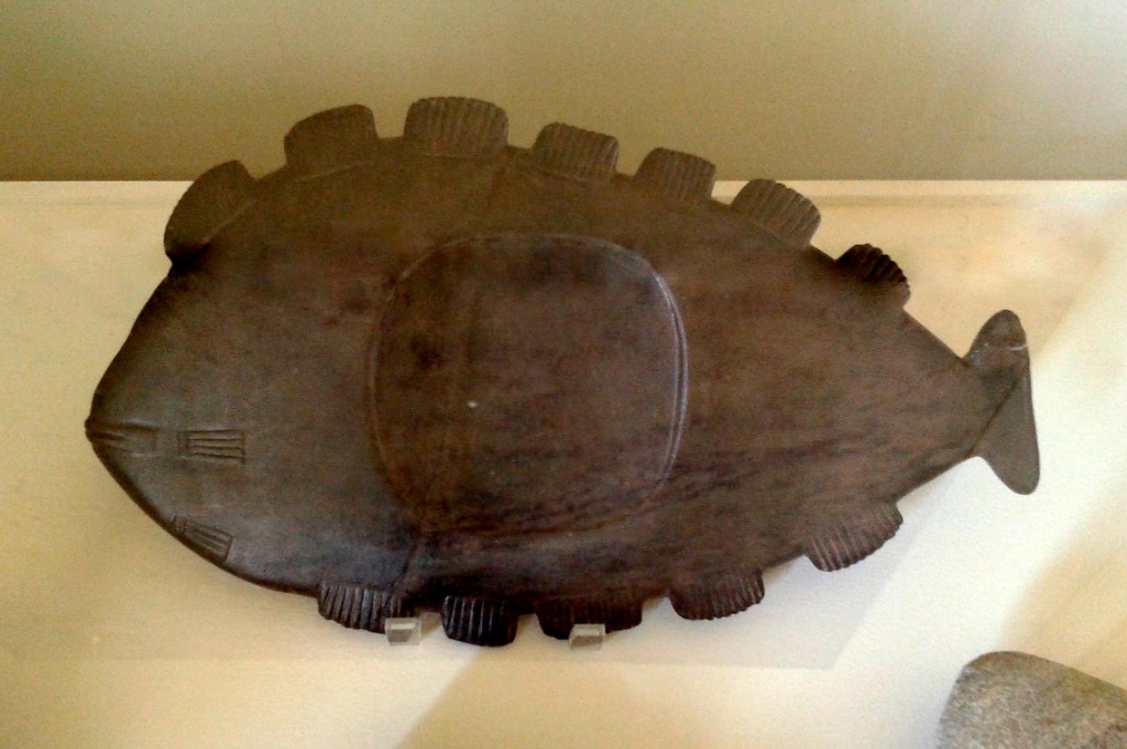 Zo&oacute;lito em forma de peixe encontrado em sambaqui de Santa Catarina, acervo do Museu Nacional