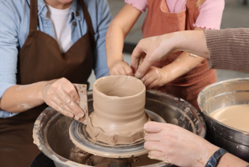 Mulher ao lado de uma x&iacute;cara

O conte&uacute;do gerado por IA pode estar incorreto.