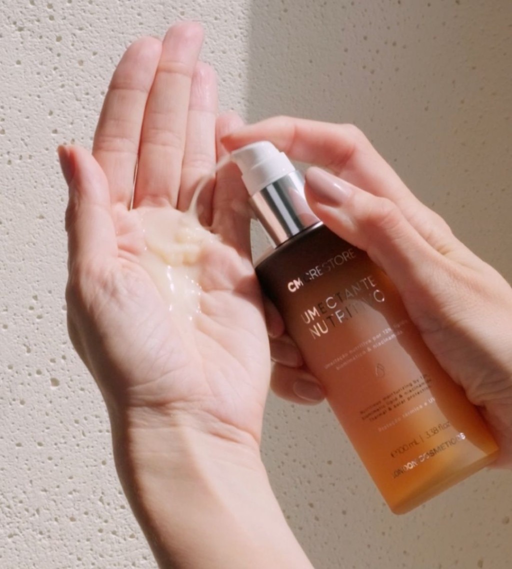 Textura gel-creme do Umectante Nutritivo CMC Restore London Cosm&eacute;ticos