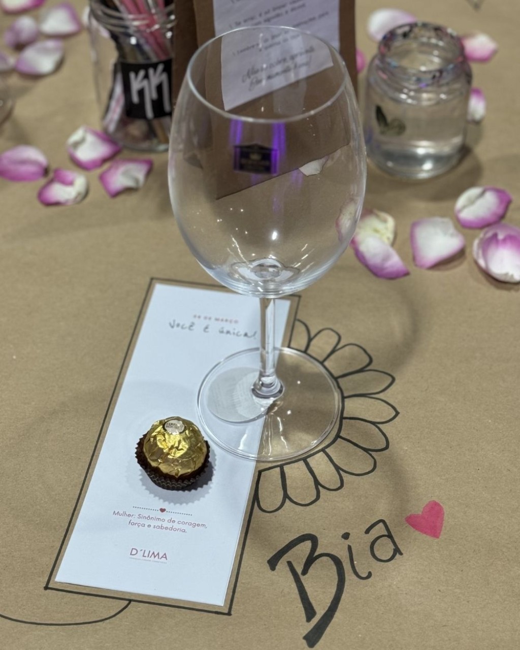 Workshop de pintura em ta&ccedil;a Dia da Mulher