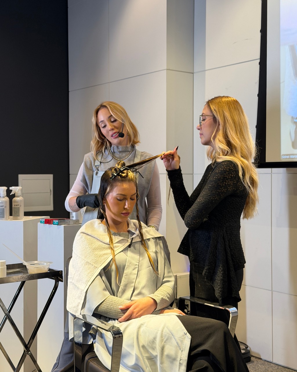 Bruna Helena London Stars Curso Chapec&oacute; London Cosm&eacute;ticos e D'Lima Cosm&eacute;ticos